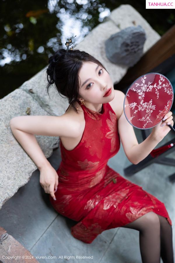 杨晨晨 sugar小甜心CC [XiuRen]高清写真图 2024.08.09 No.8996 杨晨晨Yome 黑丝美腿第32张图片